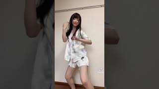 見えそうで見えてる乳