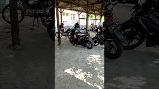 Download lagu Parkir kene njuk ditendang ndase ye... mp3