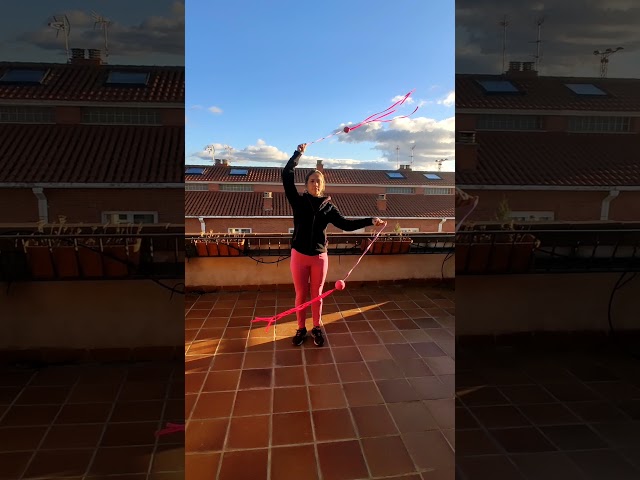 Vídeo relacionado con Fiesta y Carnaval, S.L.. CAPOTE TORERO BICOLOR - Producto Único