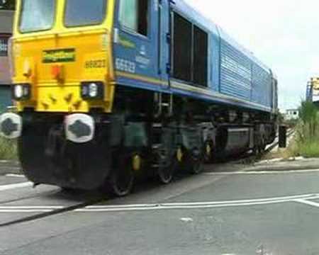 Bardon liveried 66623 at Ellesmere Port - Warning YODELS !!