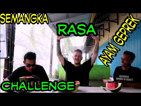 makan-semangka-challenge-semangka-rasa-ayam-geprek