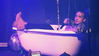 Ezhel Küvet Şarkısını Küvette Söylüyor - Ezhel #GerekeniYap