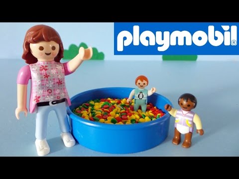 Zachary Masha Unboxing Playmobil Preschool Ball Pit 5572 ~ Playmobil ballenbad 5572 uitpakken