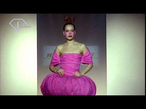 Jeremy Scott Fall/Winter 1999/2000 RTW Show | FashionTV