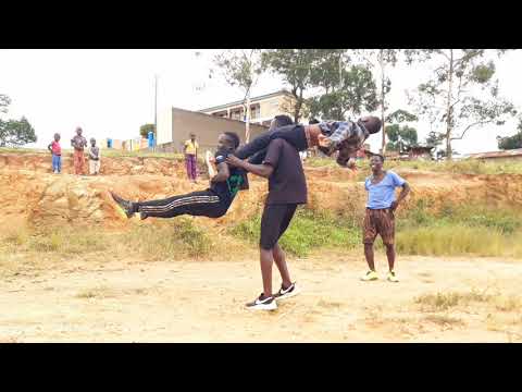 RockStar Dancers dancing Ndiisa the Mad Tune all the way from The King of DanceHall Ziza Bafana.