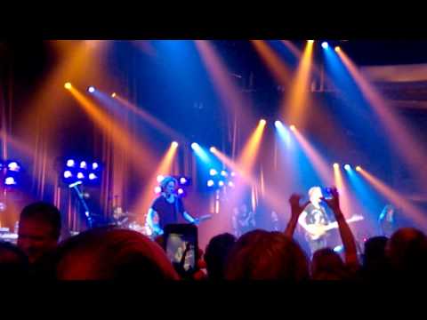 Sting @ Hollywood Palladium (2/8/17) - Walking on the Moon_So Lonely