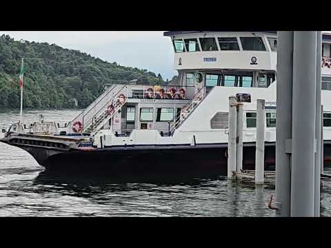 Laveno Mombello, lago Maggiore, motonave traghetto Ticino