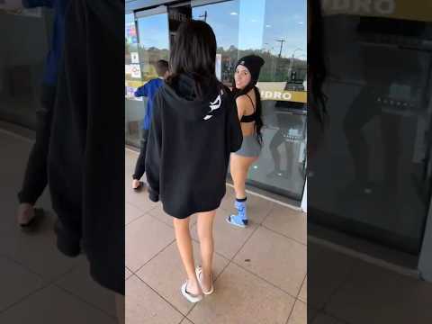 Dany Moraes fica sem graça após falarem da roupa dela #hytalosantos #kamilinha #danninha