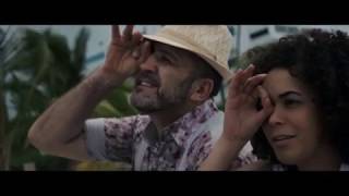 TRAILER "ESTA BIEN LLORAR, ALICIA" de Lia Loochart con Uxio Lis