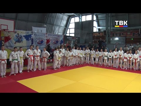 Соревнования по дзюдо «Сибиряк – значит единоборец» вновь объединили сотни спортсменов