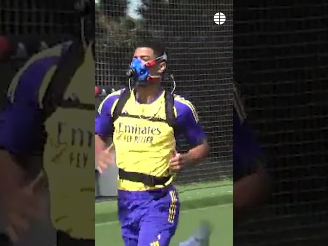 Vídeo relacionado con Real Madrid – Pantalón de entrenamiento Real – Colección oficial de fútbol