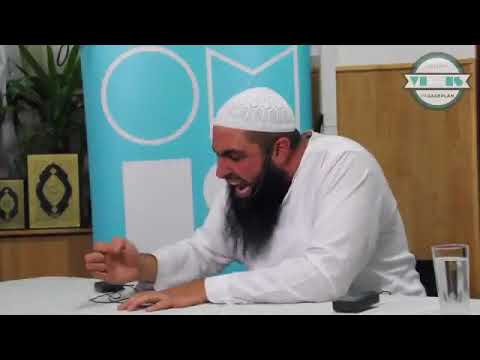 Crazy Ausie Imam in Sydney furiously brainwashes young Muslims