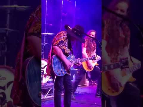 Taj Farrant at The Riff Springfield MO 06/18/22  Strings Break But The Show Must Go On