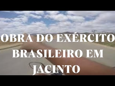 Pavimentação do exército brasileiro asfalto dos 10 km entre Almenara e Jacinto sendo concluído 
