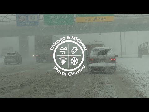 2-15-2021 Chicago, IL -- Winter Storm Uri - Heavy Lake Effect Snow, White out, Accidents -Cars Stuck
