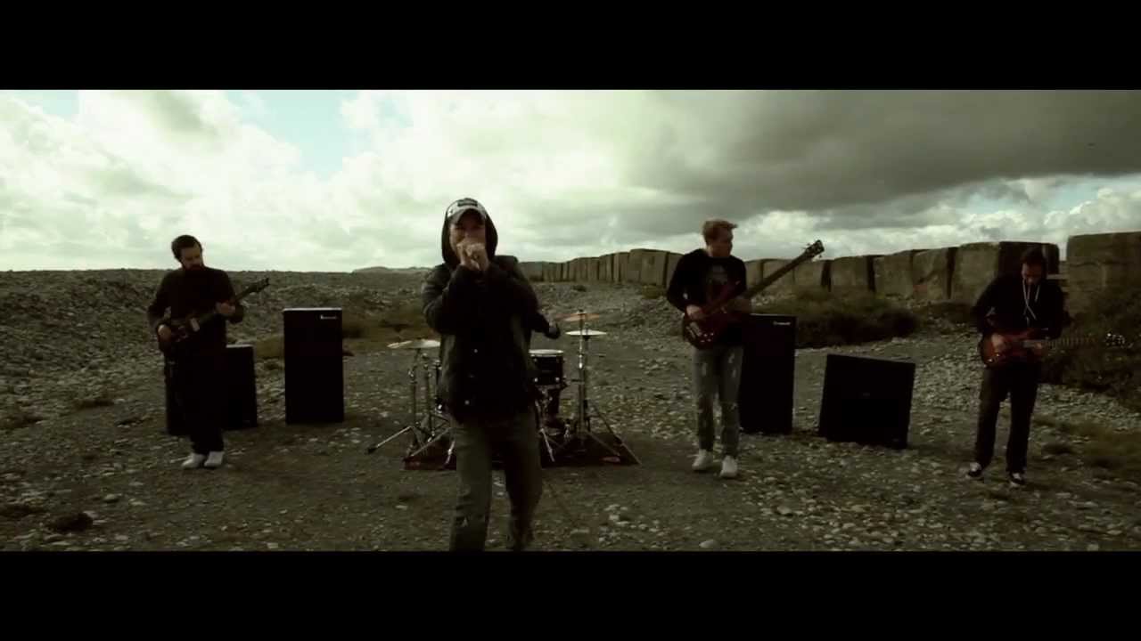 Funeral For A Friend - Best Friends and Hospital Beds (Official Music Video) - YouTube