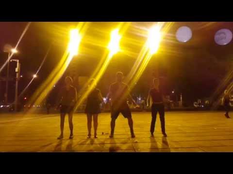 Frankie 102 - Day #27 | Knee Slap