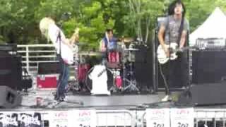 Paige Wood - Turn Up My Stereo (Warped 2008, Montreal)