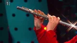 EMA 2015: Tinkara Kovač - Round and Round (full HD)