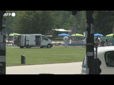 Orrore al parco di Annecy, attacca bimbi con un coltello