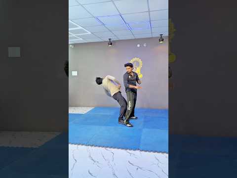 Stop an Attacker Instantly!  The Ultimate Self-Defense Elbow Strike💥⚡️ #SelfDefense #ElbowStrike