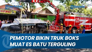 Download lagu Telat Nyalakan Lampu Sein, Pemotor Bikin Truk Boks Muatan Es Batu Terguling di Jalan Jagir Surabaya mp3 Download lagu Telat Nyalakan Lampu Sein, Pemotor Bikin Truk Boks Muatan Es Batu Terguling di Jalan Jagir Surabaya mp3