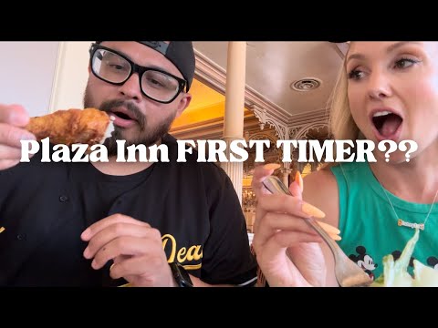 Taking a FIRST TIMER to Plaza Inn at Disneyland! 😱👏