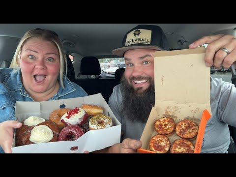 Little Caesars + Apple Fritters (mukbang)