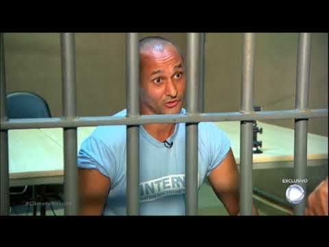 Mãe de Marcinho VP fala da prisão do filho com tristeza