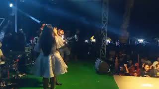 Download lagu DUEL TERDAHSYAT VIVI AYU SAMA MC JACK KOPLAK DI BOURNEO #RANJAHbarait2 mp3 Download lagu DUEL TERDAHSYAT VIVI AYU SAMA MC JACK KOPLAK DI BOURNEO #RANJAHbarait2 mp3