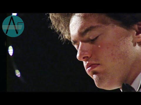 Evgeny Kissin: Modest Mussorgski - Roman Catacombs, with the dead in a dead language
