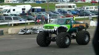 preview picture of video 'Podzilla & Swamp Thing - Monster Trucks at Santa Pod'