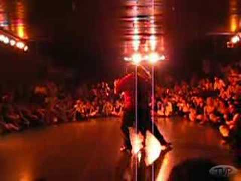  Mariano Frumboli  and  Eugenia Parilla  are  dancing  to  the  milonga  "  No Hay Tierra Como La Mia  "