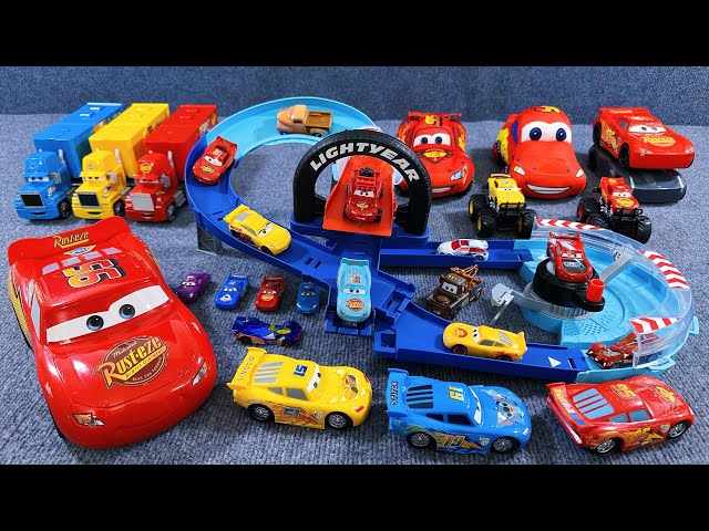 Vídeo relacionado con Mattel Disney Pixar Cars Global Racers Cup Rayo McQueen Derrapa y Corre, Coche de juguete con expresión competitiva en los ojos y 4 conos de papel, regalo +4 años, HXJ34