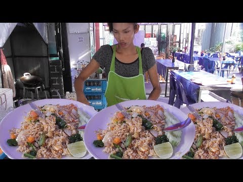 Egg Chicken Fried Rice 50 Bhat (108.50 Indian Rupee) | Thailand Street Food