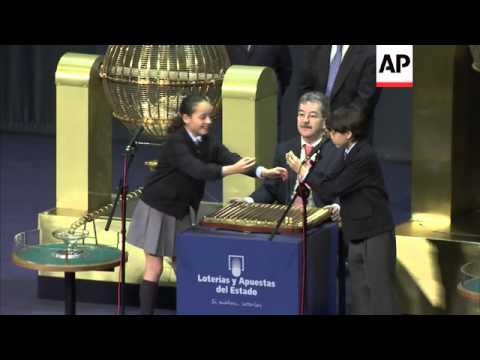 Christmas lottery cheer as more than a dozen celebrate winning El Gordo