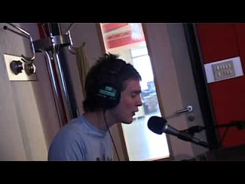 Air Traffic - Shooting Star (Live @ Studio Brussel)