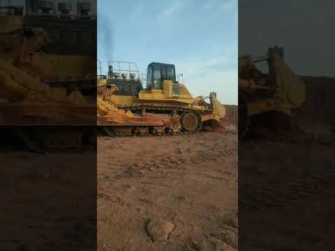 The biggest bulldozer Komatsu D575A
