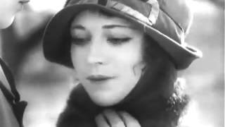 "Menilmontant" [1925] (with original score replaced)