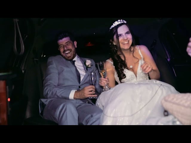 Las Vegas Wedding Handheld Style'