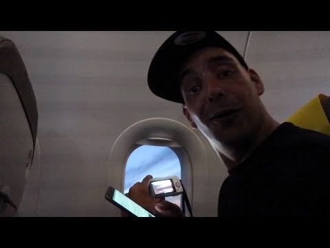 MIJN BROER VOOR HET EERST IN VLIEGTUIG - QUCEE VLOG #295