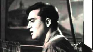 Mujhe gale se lagaalo bahut udaas hoon main - YouTube