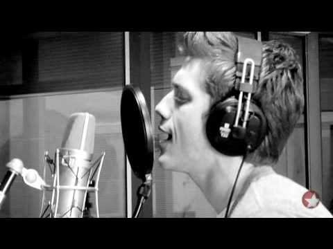 Aaron Tveit sings "I'm Alive" from Tony Award Winner Next to Normal