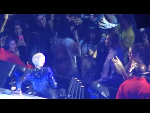 Miley Cyrus  Kissing Katy Perry New Video