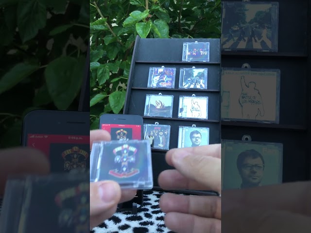 Vídeo relacionado con Llavero Guns N Roses - Llaveros originales ROCK : Portallaves casa | Regalo Guns N Roses Merchandising Oficial