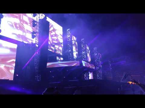 Gareth Emery-Reckless at EDC LV2016 live.
