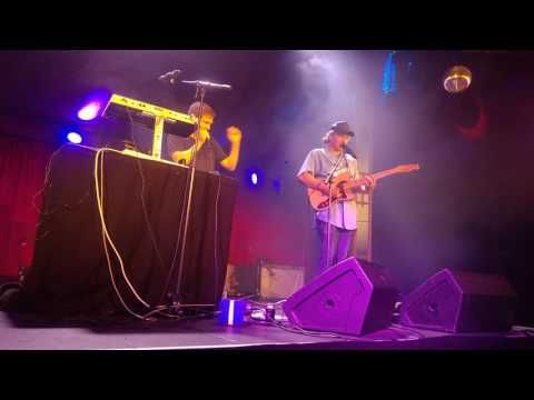 Jamie MacDowell & Tom Thum - Gravedigger (Dave Mattews Band)/Feet to Floor, Southbank, July 2017