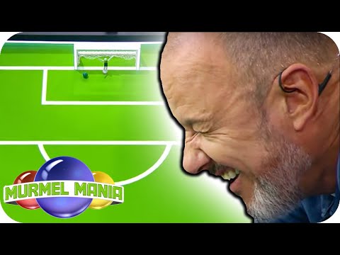 Jetzt wird's sportlich - wer überzeugt beim Elfmeterschießen?  | Murmel Mania | SAT.1