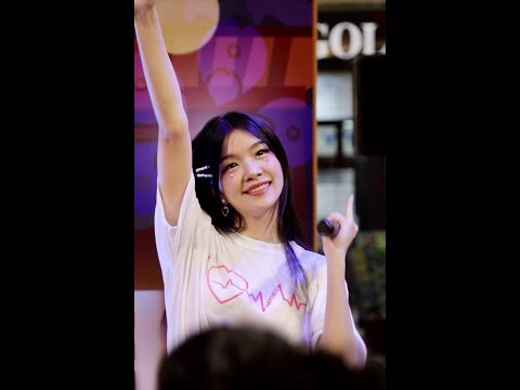 HatoBito - " Heartbeat " (PunnHyaz focus)  🎉Thaniya Illumination Aidoru Matsuri #6✨️@ Thaniya Plaza