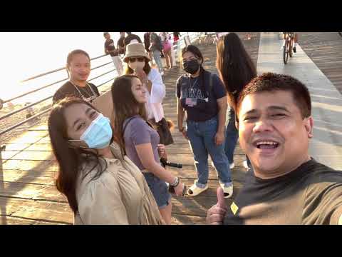 image-Why is the Santa Monica Pier famous?